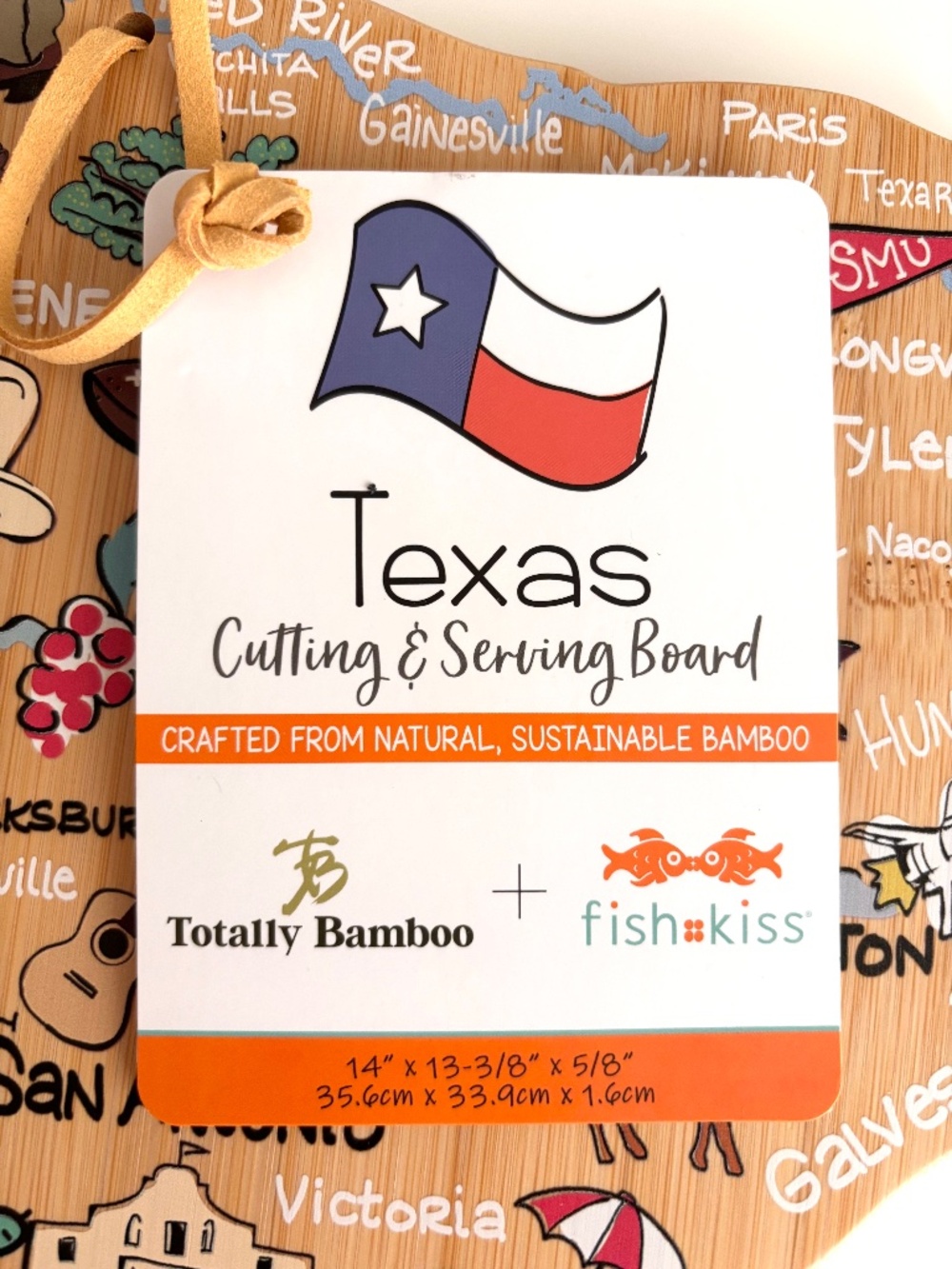 NWT Totally Bamboo Texas State Shaped Cutting Board with Artwork by Fish Kiss - Picture 2 of 7
